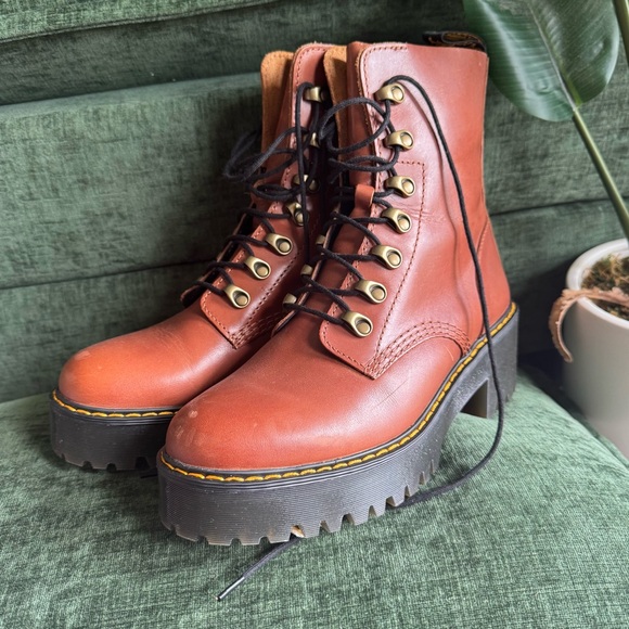 Dr. Martens Leona Combat Boot (Women) in Saddle Tan Farrier Size 8 - Picture 1 of 2